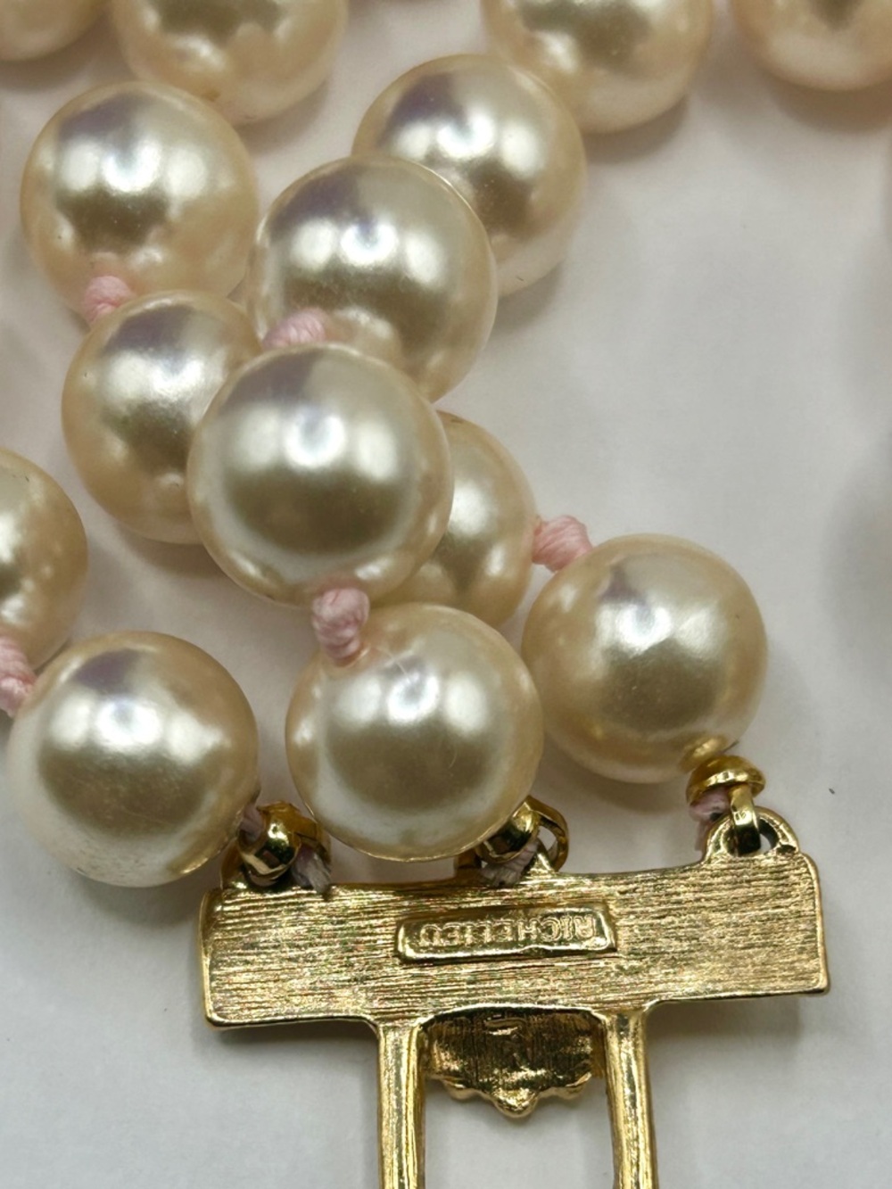 1980’s Richelieu Pink Pearl 10mm Triple Strand Bracelet 10k Gold Clasp - Picture 2 of 16